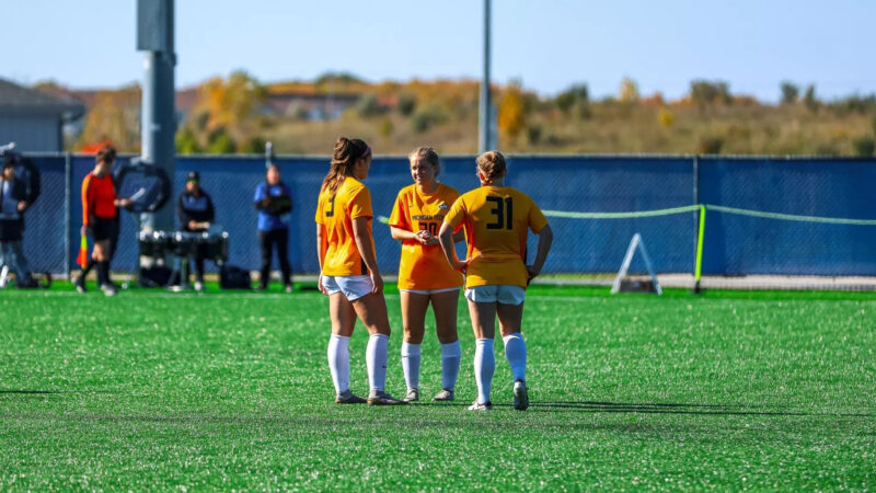 Koskinen nets first career goal as Huskies fall to Lakers Sunday